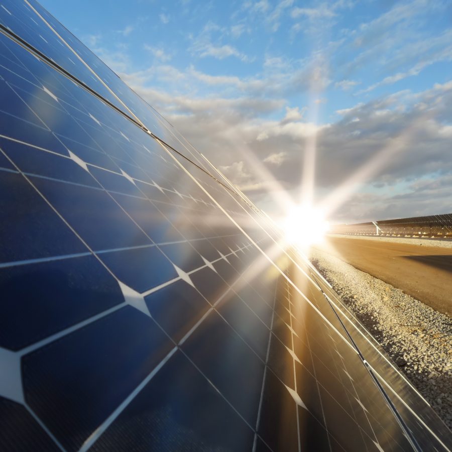 Power plant using renewable solar energy with sun